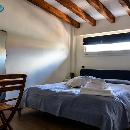 Residenza Marina Alojamento de Acomodação e Pequeno-almoço Marina Di Carrara